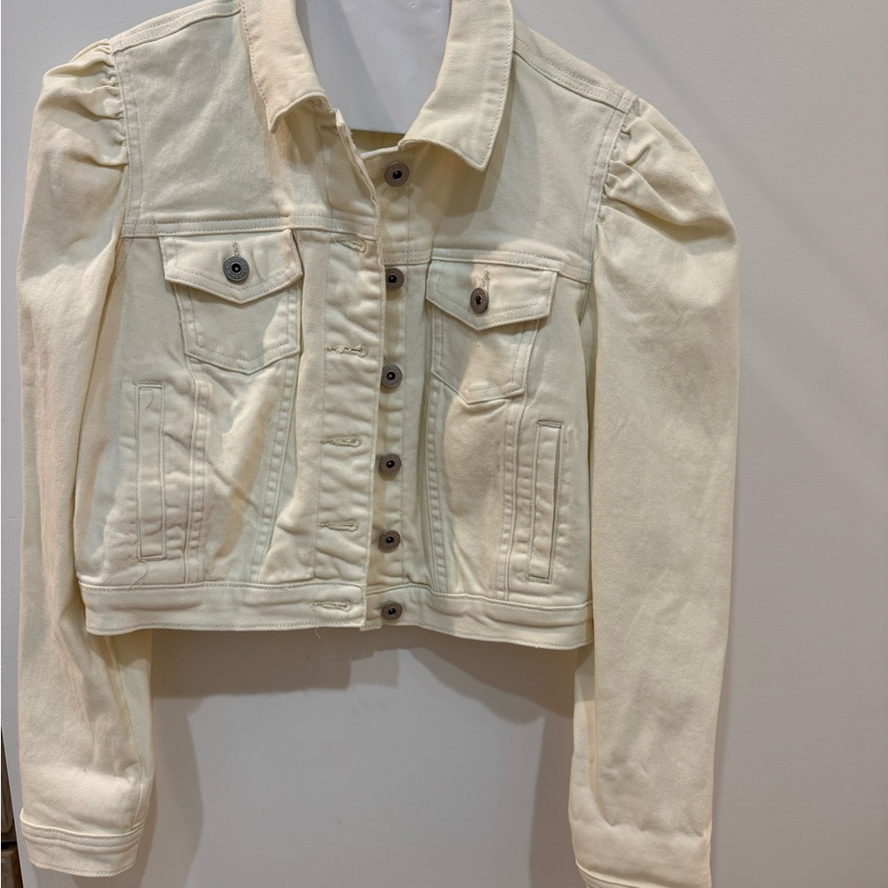 Chelsea and violet cream crop Jean jacket XS NEW WITH TAGS